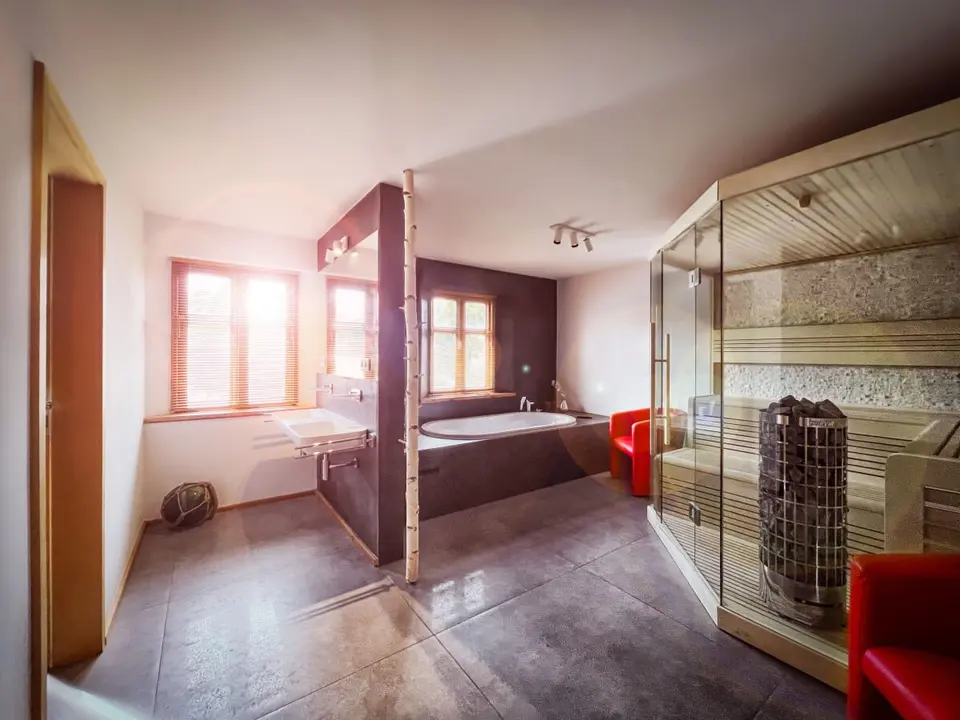8 Zimmer Wohnung mit 180 m² in Stralsund – Bild 2