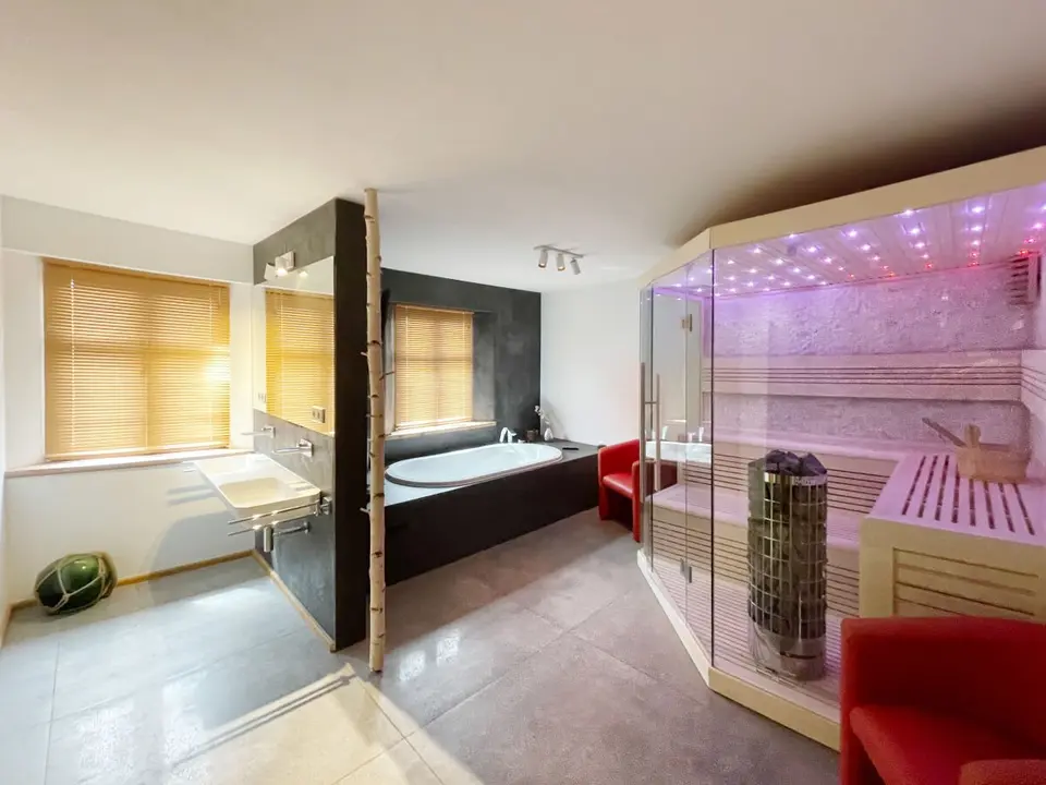 8 Zimmer Wohnung mit 180 m² in Stralsund – Bild 4