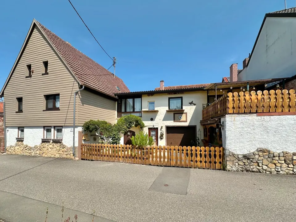 5 Zimmer Haus mit 192 m² in Würzburg – Bild 1