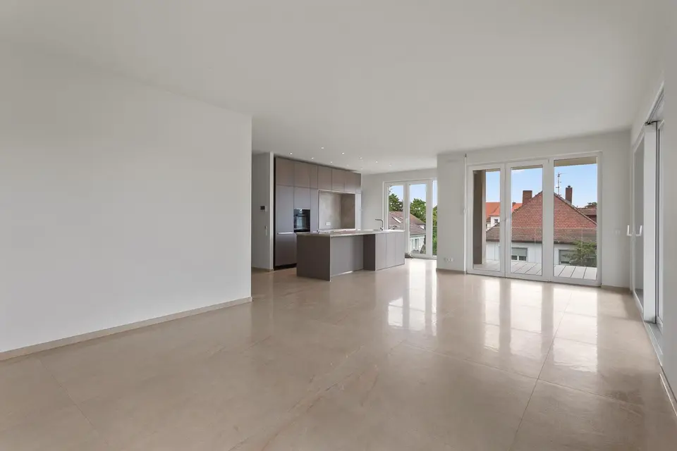 4 Zimmer Wohnung mit 166 m² in Oberursel – Bild 1