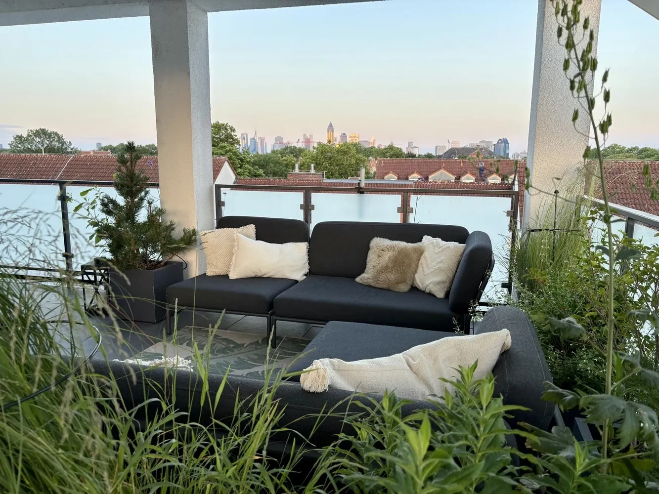 4 Zimmer Wohnung mit 153 m² in Frankfurt am Main – Bild 1