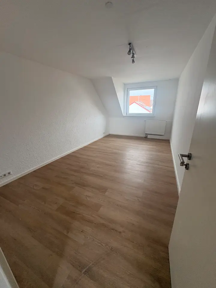 11 Zimmer Haus mit 245 m² in Ludwigshafen – Bild 2