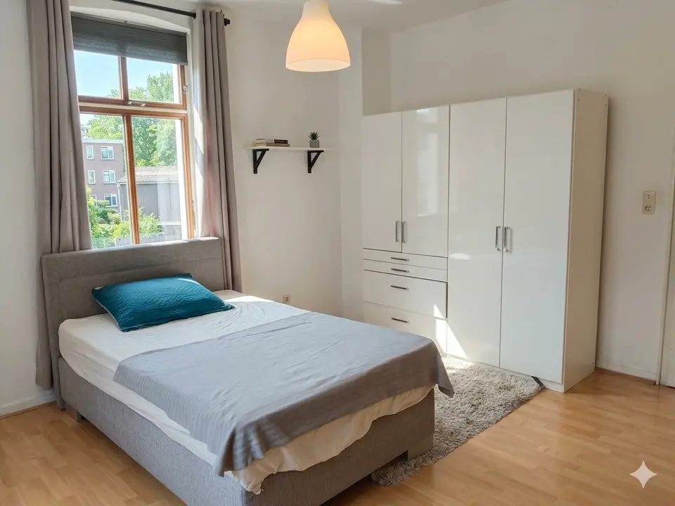 18 Zimmer Wohnung mit 100 m² in Siegen – Bild 1