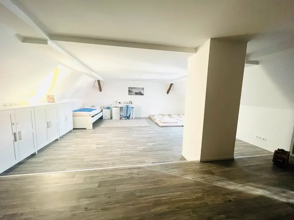 3 Zimmer Wohnung mit 100 m² in Gera – Bild 1