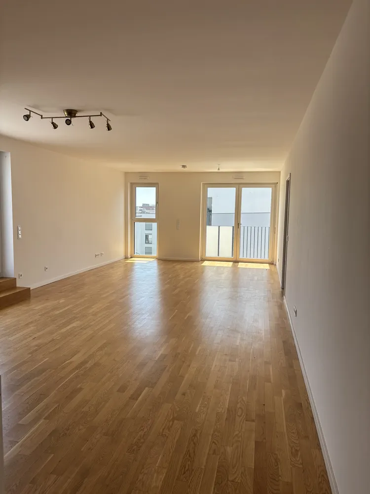 4 Zimmer Wohnung mit 128 m² in Frankfurt am Main – Bild 1