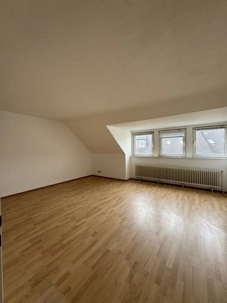 4 Zimmer Wohnung mit 82 m² in Hannover – Bild 1