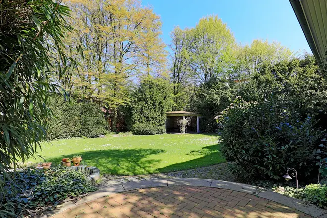 9 Zimmer Haus mit 334 m² in Hamburg – Bild 9