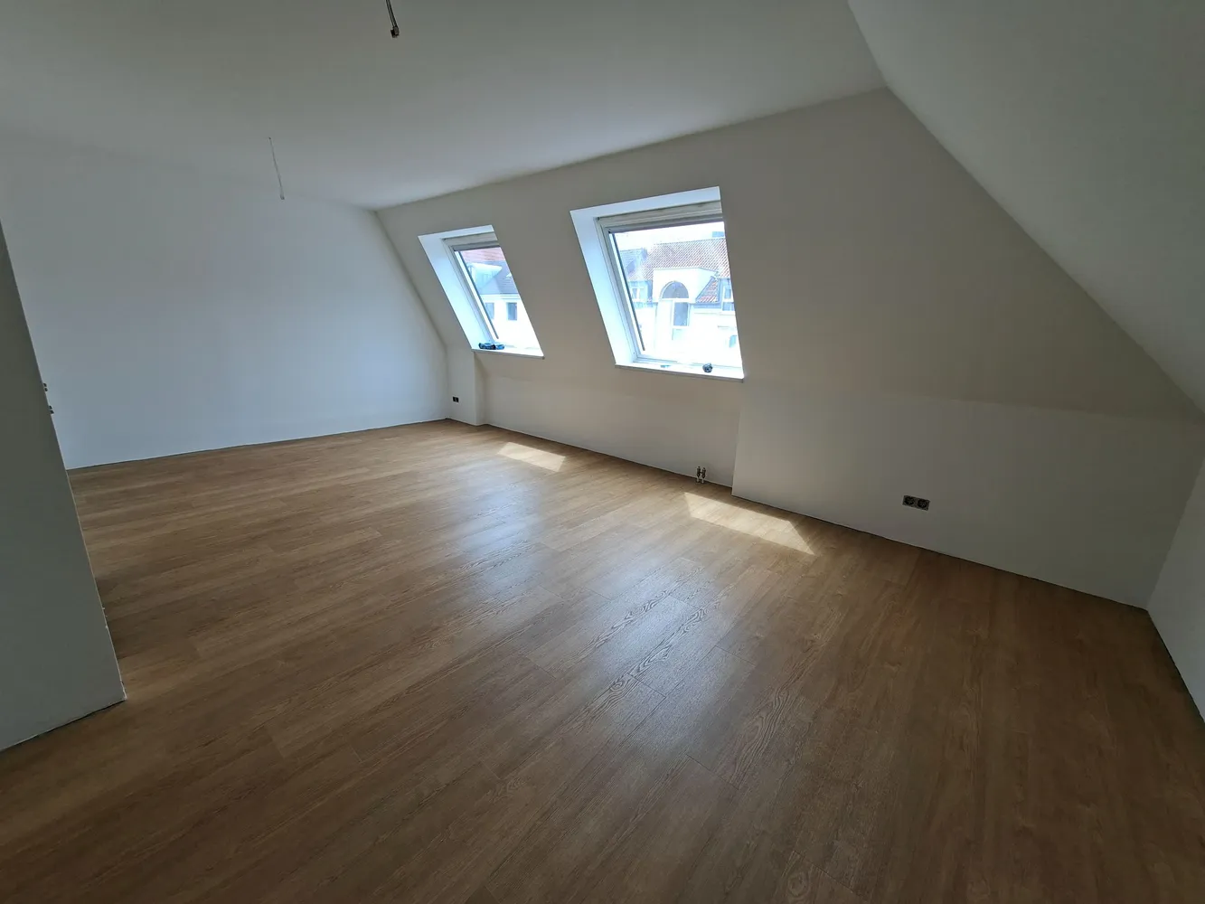 4 Zimmer Wohnung mit 94 m² in Hannover – Bild 1