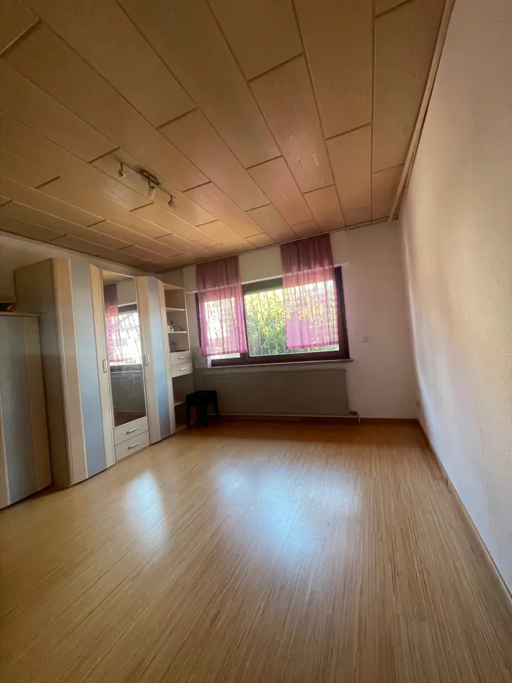 7 Zimmer Haus mit 150 m² in Wiesbaden – Bild 1