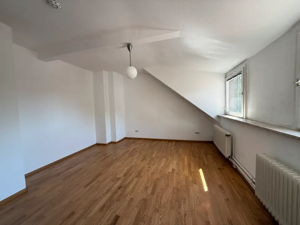 6 Zimmer Wohnung mit 160 m² in Freiburg im Breisgau – Bild 2
