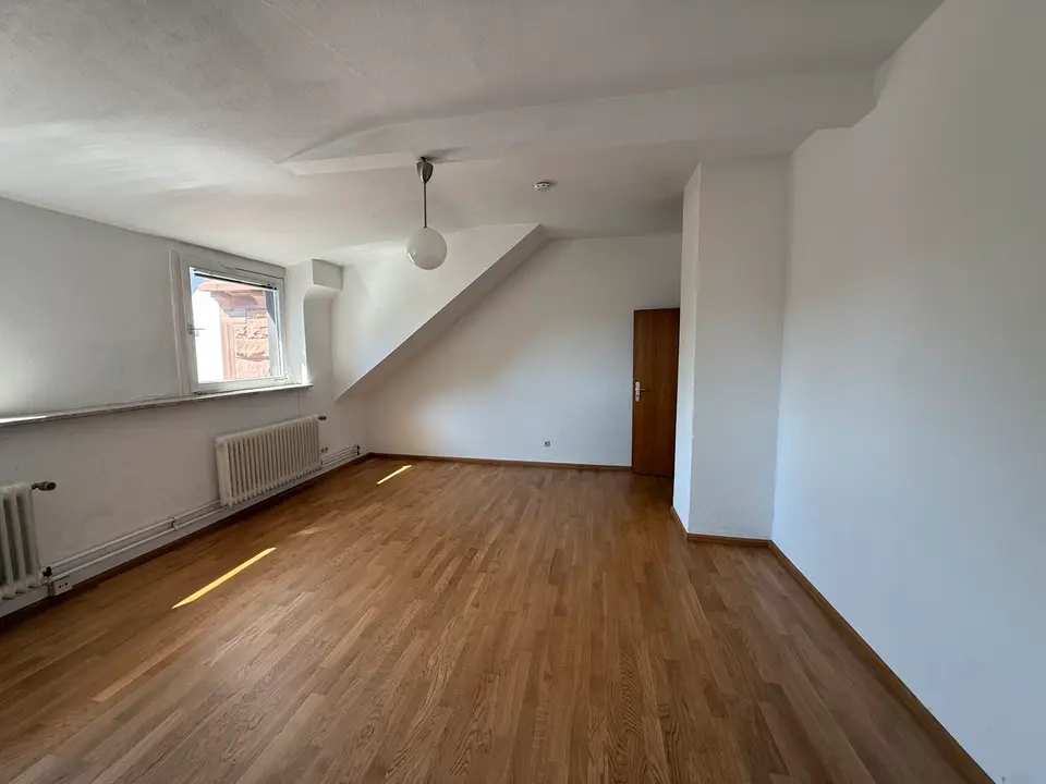 6 Zimmer Wohnung mit 160 m² in Freiburg im Breisgau – Bild 3