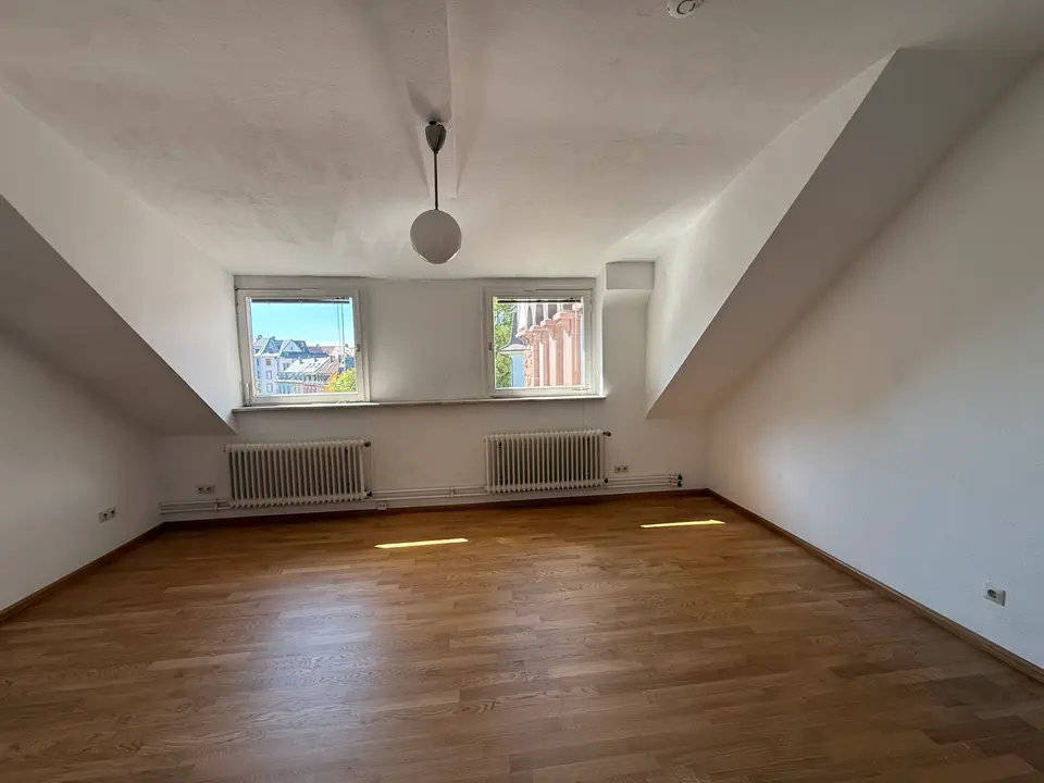 6 Zimmer Wohnung mit 160 m² in Freiburg im Breisgau – Bild 4