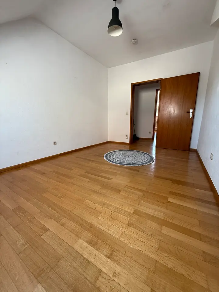 6 Zimmer Wohnung mit 160 m² in Freiburg im Breisgau – Bild 6