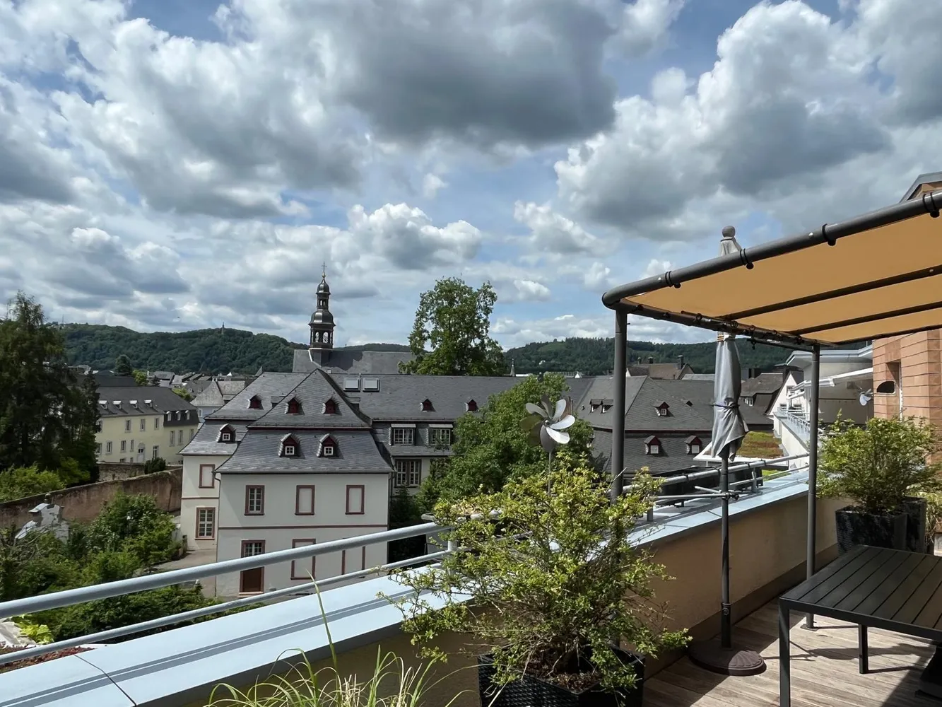 4 Zimmer Wohnung mit 170 m² in Trier – Bild 1