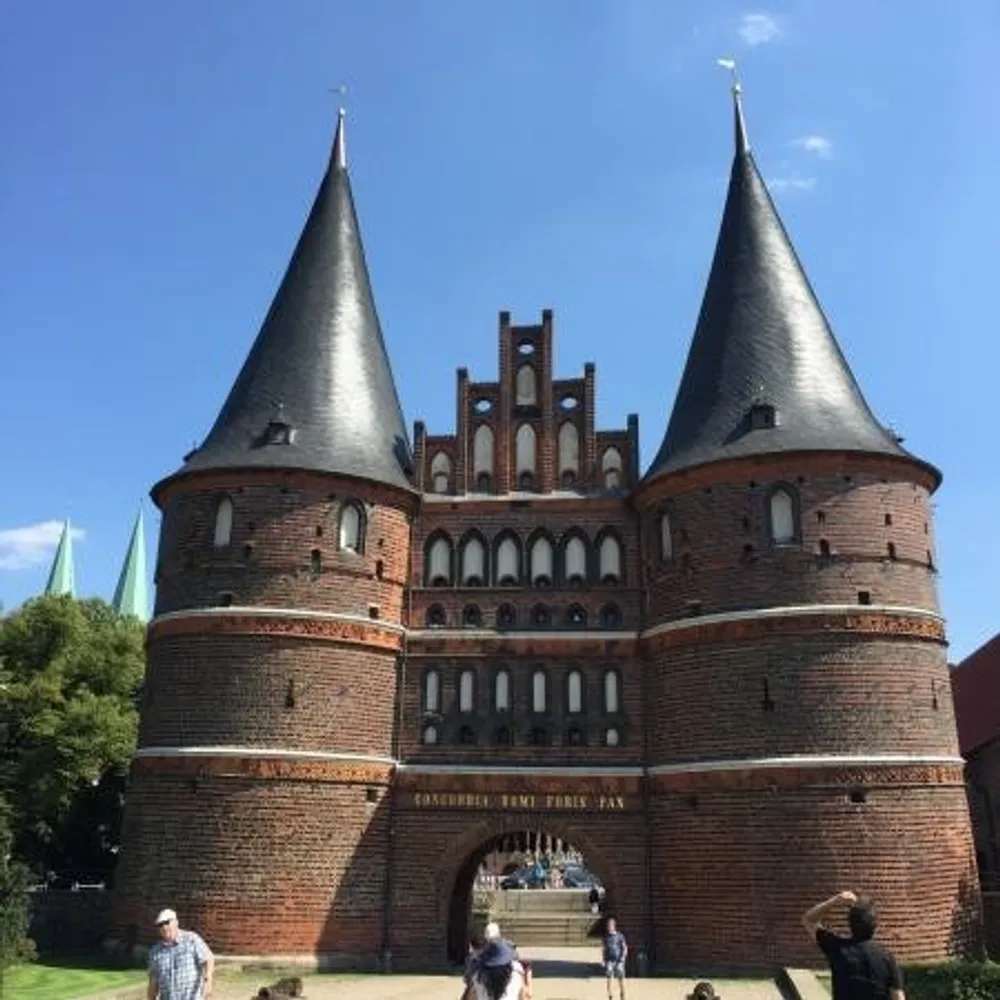 2 Zimmer Wohnung mit 67 m² in Lübeck – Bild 1