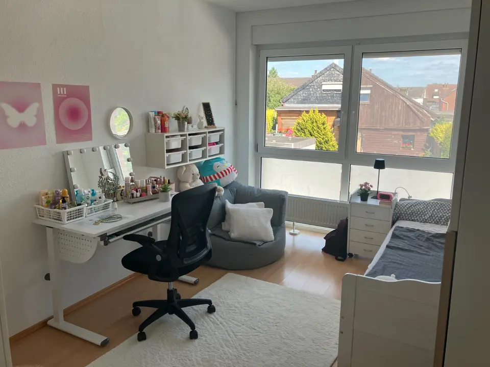 4 Zimmer Wohnung mit 130 m² in Kaarst – Bild 2