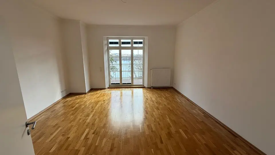 4 Zimmer Wohnung mit 137 m² in Schwerin – Bild 1