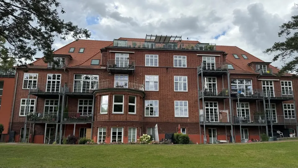 4 Zimmer Wohnung mit 137 m² in Schwerin – Bild 2