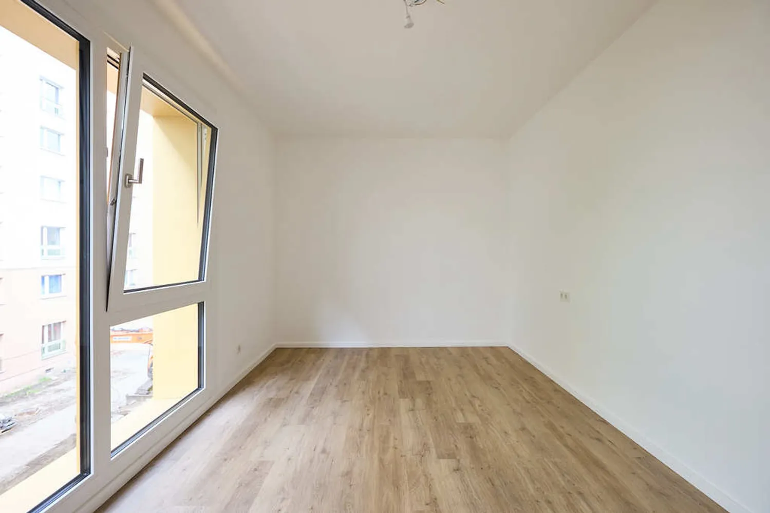 4 Zimmer Wohnung mit 96 m² in Berlin – Bild 4