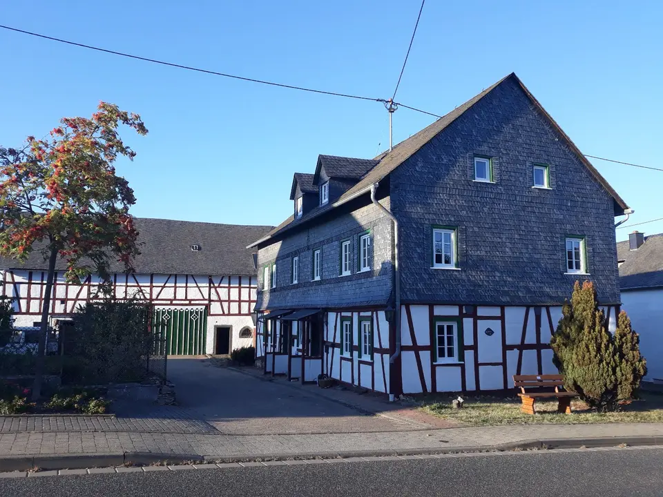 6 Zimmer Haus mit 143 m² in Koblenz – Bild 2