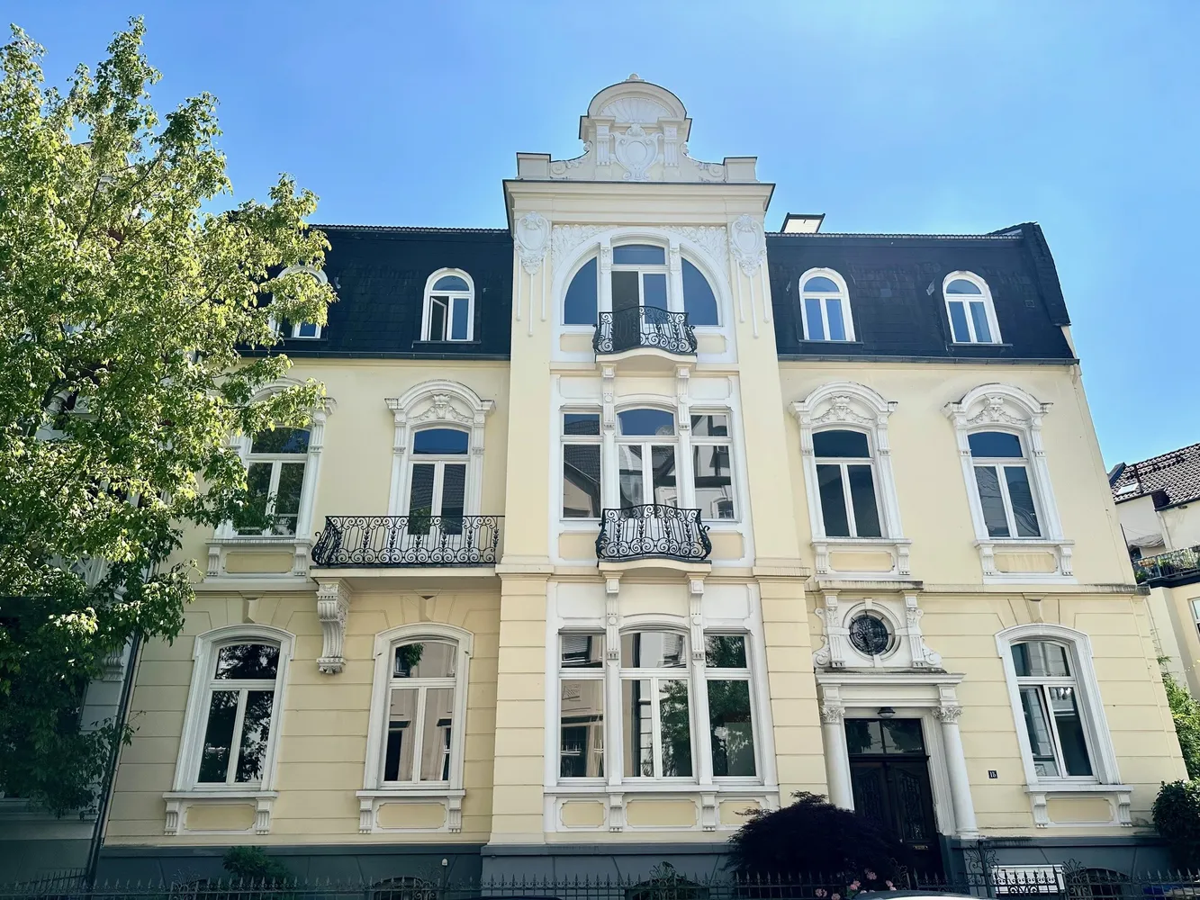 5 Zimmer Wohnung mit 155 m² in Bonn – Bild 1