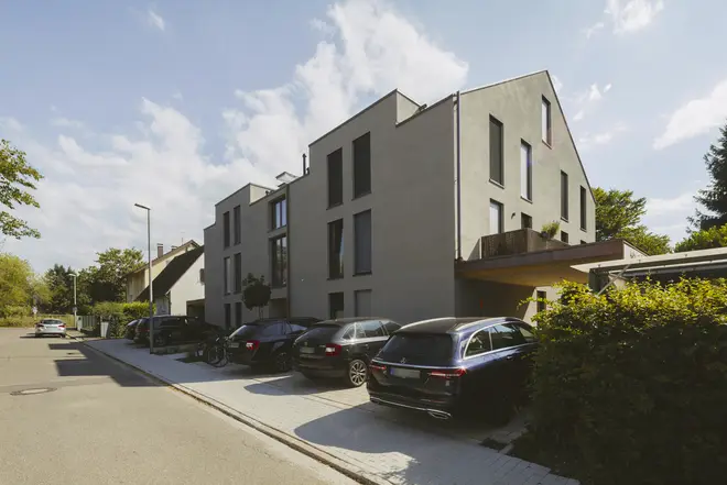 6 Zimmer Wohnung mit 151 m² in Freiburg im Breisgau – Bild 2
