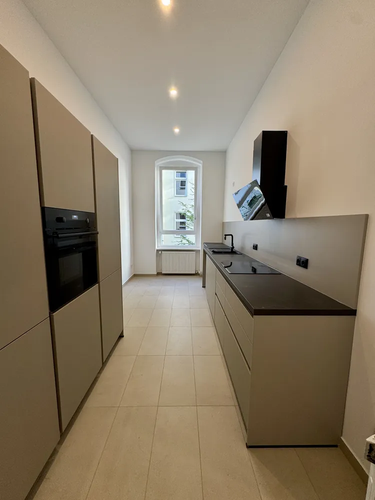 2 Zimmer Wohnung mit 82 m² in Berlin – Bild 7