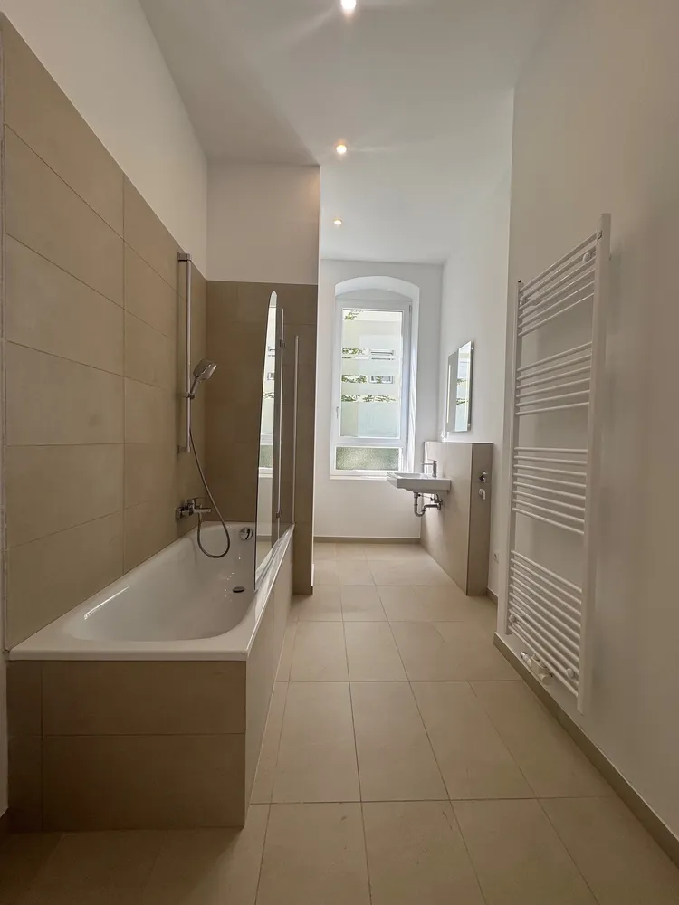 2 Zimmer Wohnung mit 82 m² in Berlin – Bild 9