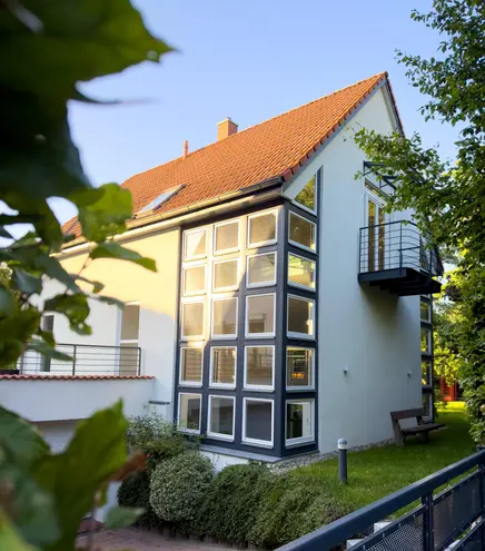 6 Zimmer Haus mit 244 m² in Hamburg – Bild 1