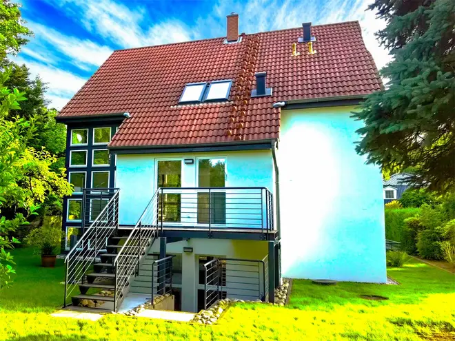 6 Zimmer Haus mit 244 m² in Hamburg – Bild 2