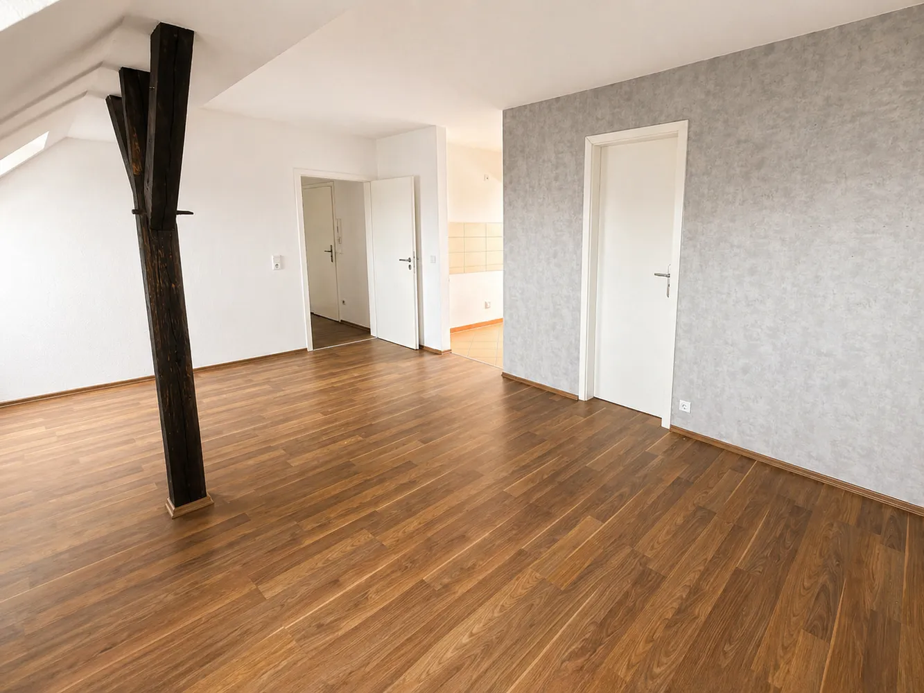 4 Zimmer Wohnung mit 84 m² in Merseburg – Bild 3