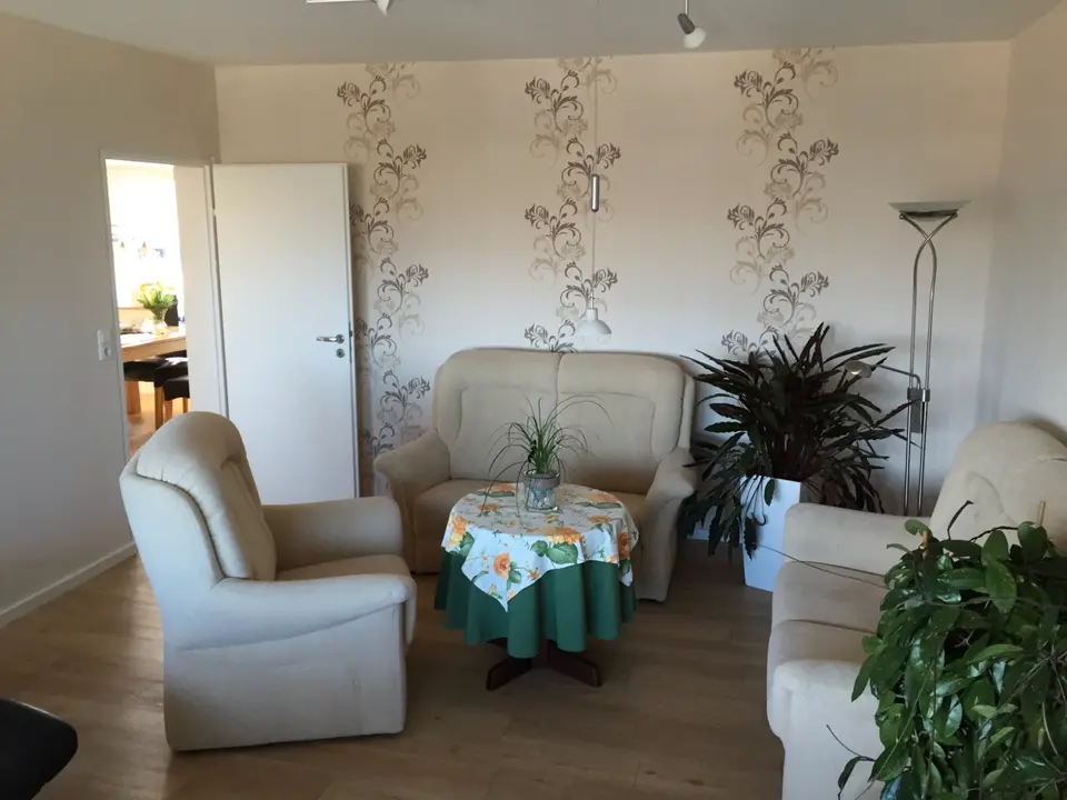 5 Zimmer Wohnung mit 93 m² in Neumünster – Bild 2