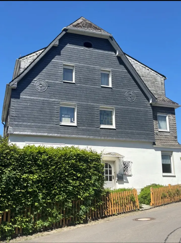 9 Zimmer Haus mit 195 m² in Siegen – Bild 1