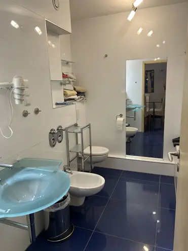 2 Zimmer Wohnung mit 75 m² in Frankfurt am Main – Bild 6