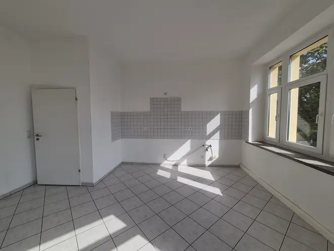4 Zimmer Wohnung mit 110 m² in Chemnitz – Bild 2