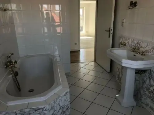 2 Zimmer Wohnung mit 85 m² in Bremerhaven – Bild 5