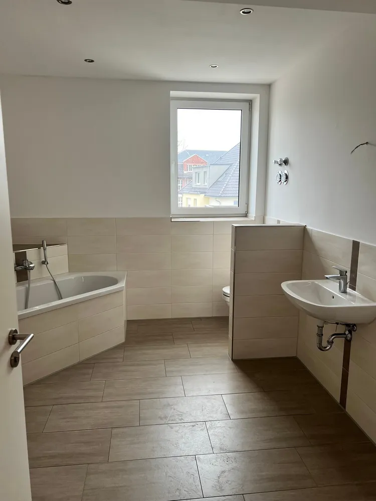 3 Zimmer Wohnung mit 90 m² in Chemnitz – Bild 1