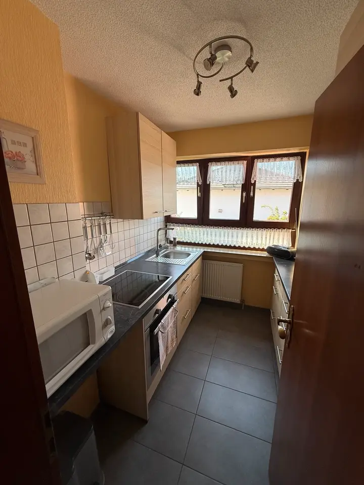 5 Zimmer Wohnung mit 95 m² in Würzburg – Bild 2