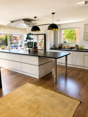 6 Zimmer Wohnung mit 200 m² in Lübeck – Bild 2