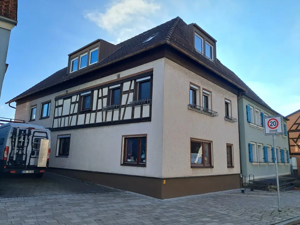 8 Zimmer Haus mit 240 m² in Erlangen – Bild 9