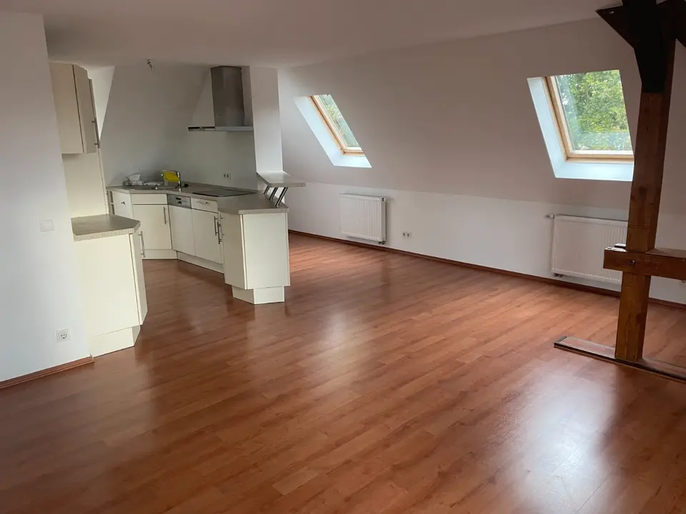 3 Zimmer Wohnung mit 90 m² in Schwerin – Bild 2