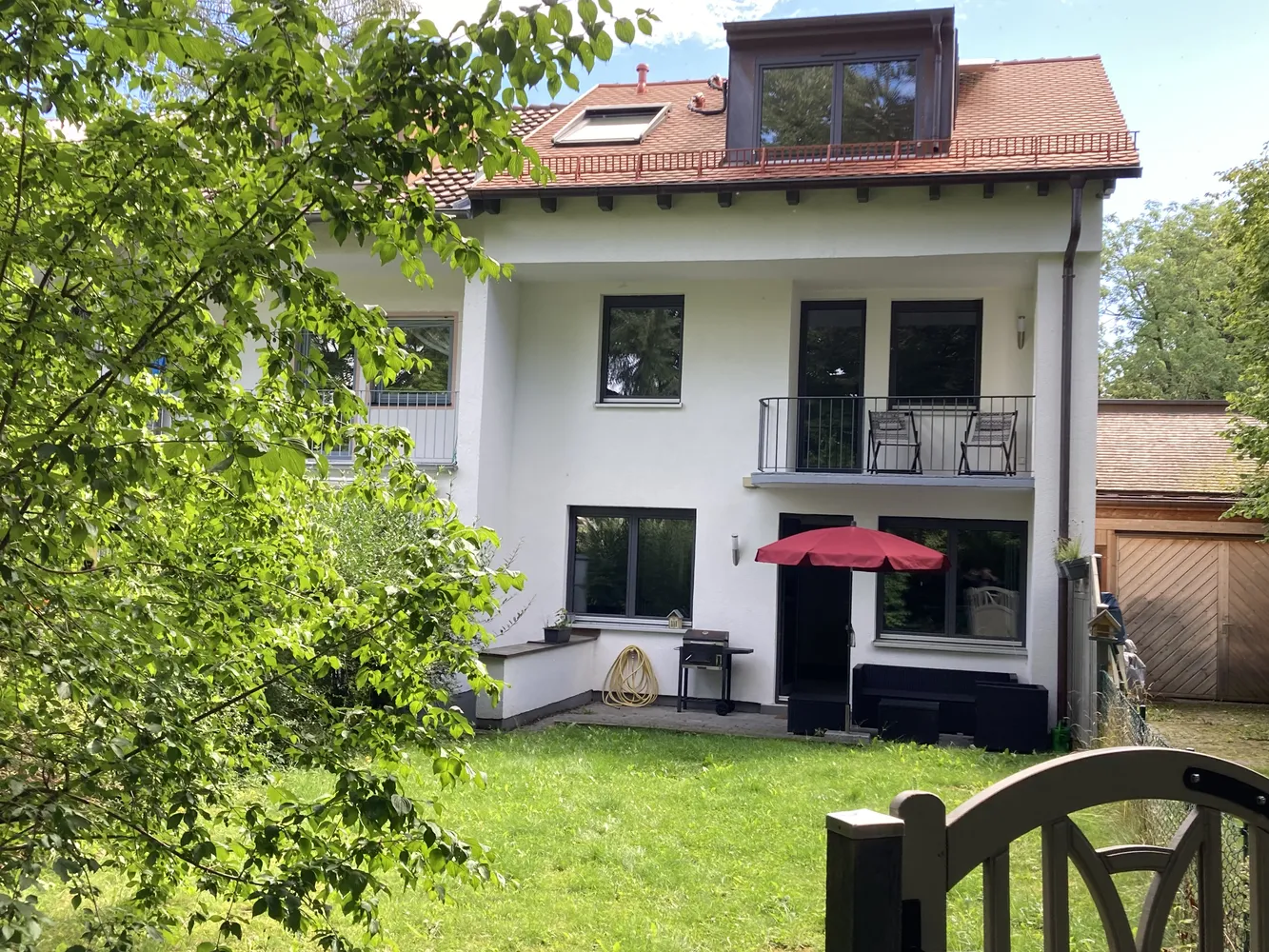 7 Zimmer Haus mit 150 m² in München – Bild 1