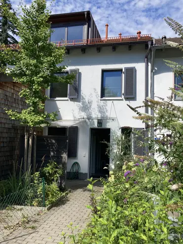 7 Zimmer Haus mit 150 m² in München – Bild 2