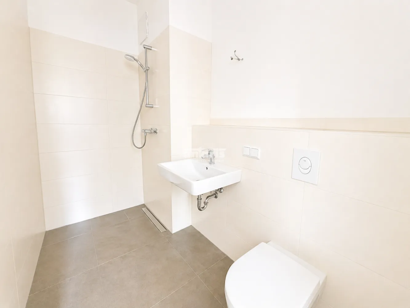 4 Zimmer Wohnung mit 111 m² in Erfurt – Bild 4