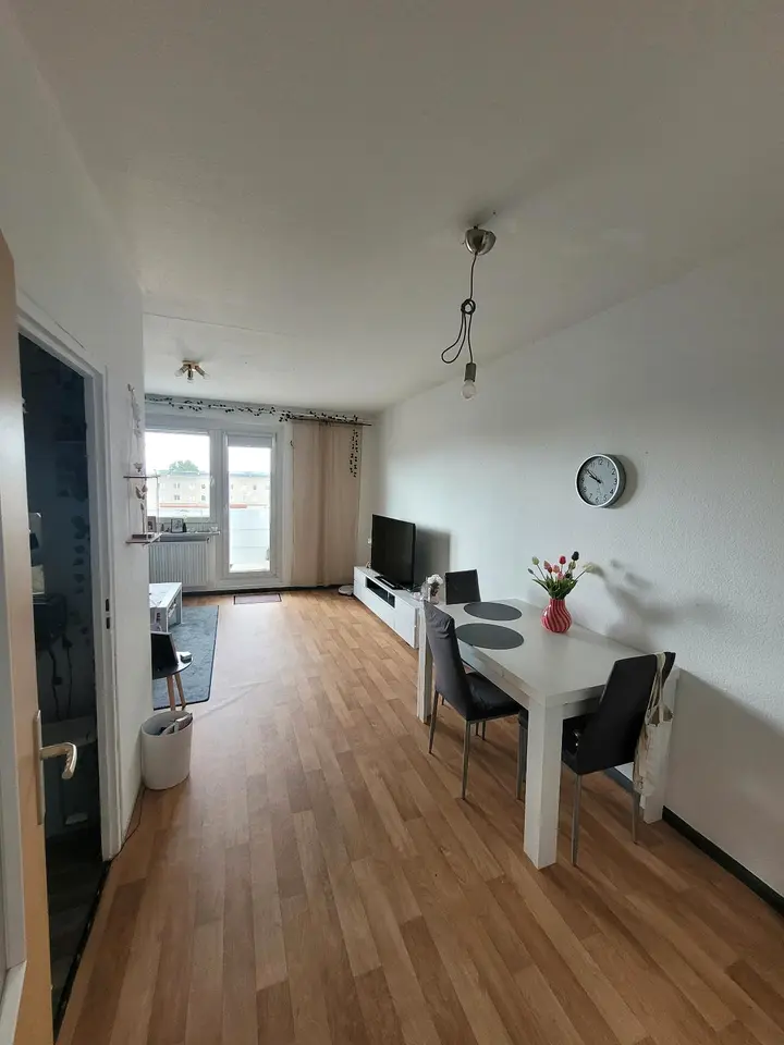3 Zimmer Wohnung mit 62 m² in Neubrandenburg – Bild 1