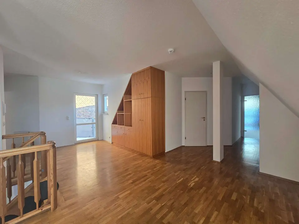 2 Zimmer Wohnung mit 129 m² in Erfurt – Bild 2