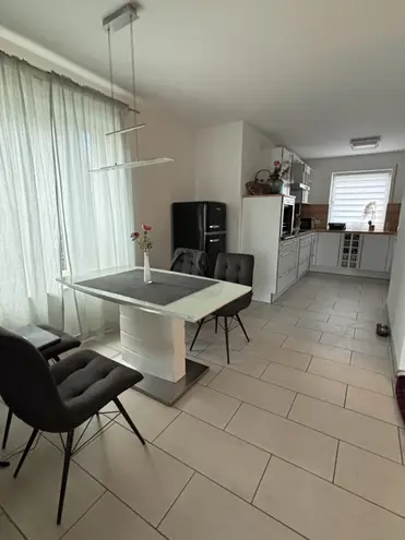 3 Zimmer Wohnung mit 89 m² in Frankfurt am Main – Bild 2