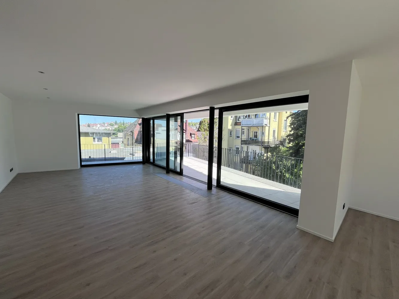 4 Zimmer Wohnung mit 145 m² in Pforzheim – Bild 2