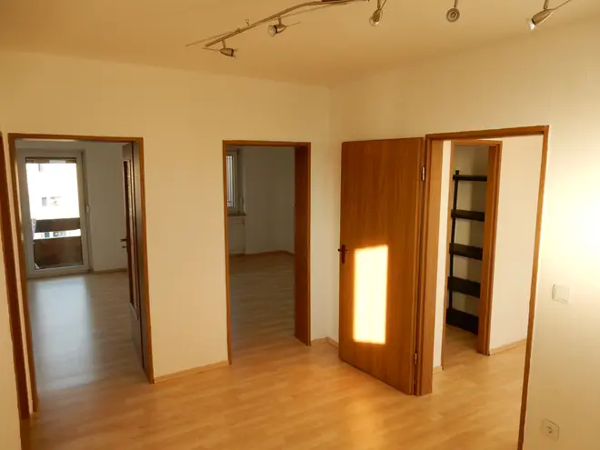 2 Zimmer Wohnung mit 65 m² in Leverkusen – Bild 3