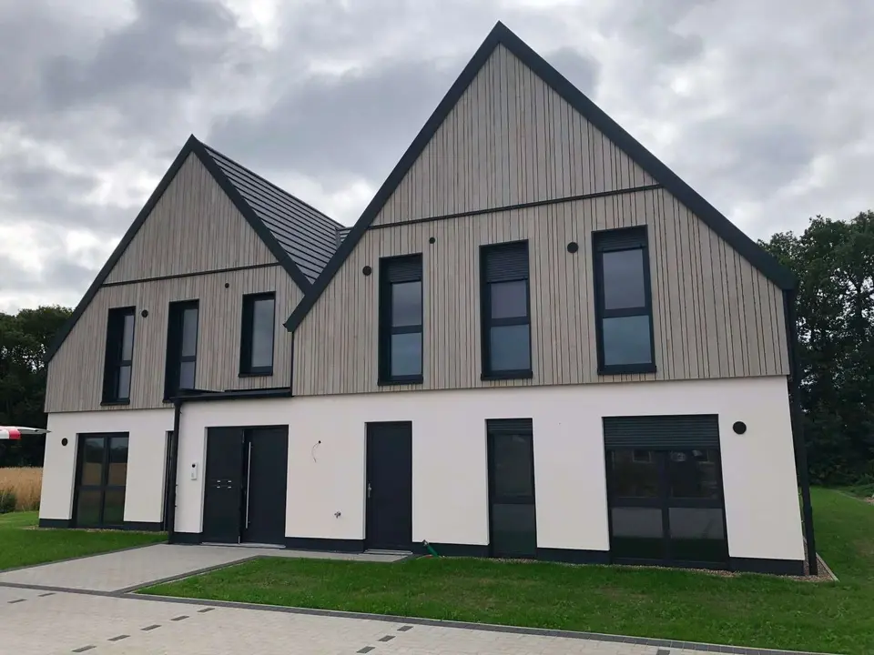 4 Zimmer Wohnung mit 127 m² in Cuxhaven – Bild 1